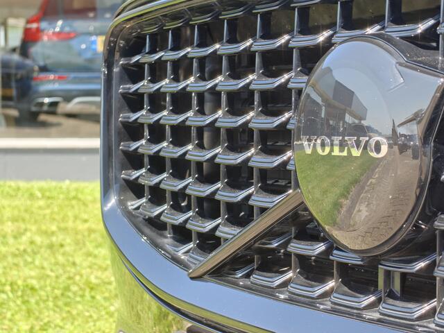 Volvo XC60 T6 350PK Plug-in hybrid AWD Plus Black Edition | Trekhaak | BLIS | ACC | PDC V+A | Camera Achter | Elektr. Stoelen | Carplay