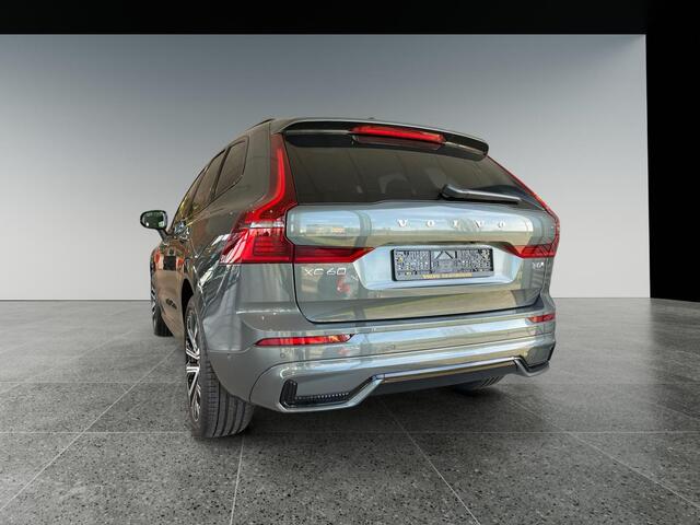 Volvo XC60 T6 Plug-in hybrid AWD Ultra Dark | 21" 5-V Spoke Black Diamond | Luchtvering | Extra getint glas achter