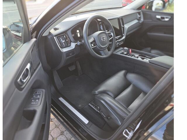 Volvo XC60 B4 R-Design ** Harman/Kardon ** Leder ** Camera ** Google