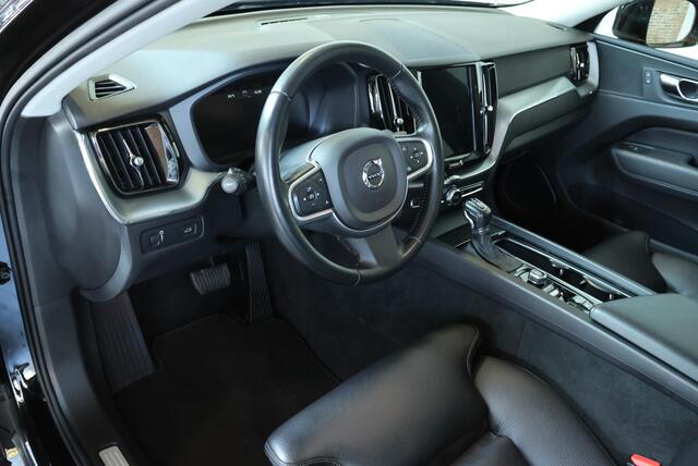 Volvo XC60 2.0 T5 Momentum | Trekhaak | Keyless Entry | Achteruitrijcamera | Stoelverwarming | 19" Lichtmetalen Wielen |