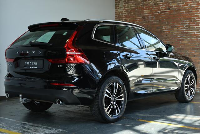 Volvo XC60 2.0 T5 Momentum | Trekhaak | Keyless Entry | Achteruitrijcamera | Stoelverwarming | 19" Lichtmetalen Wielen |