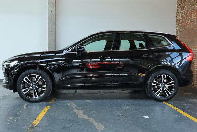 Volvo XC60 2.0 T5 Momentum | Trekhaak | Keyless Entry | Achteruitrijcamera | Stoelverwarming | 19" Lichtmetalen Wielen |
