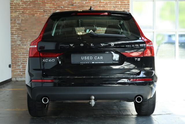 Volvo XC60 2.0 T5 Momentum | Trekhaak | Keyless Entry | Achteruitrijcamera | Stoelverwarming | 19" Lichtmetalen Wielen |