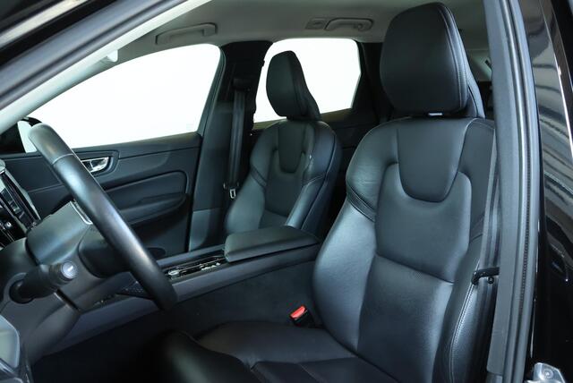 Volvo XC60 2.0 T5 Momentum | Trekhaak | Keyless Entry | Achteruitrijcamera | Stoelverwarming | 19" Lichtmetalen Wielen |