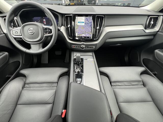 Volvo XC60 2.0 T8 455 Pk AWD Plus Dark 2.0 T8 455 Pk AWD Plus Dark Navigatie Trekhaak Panoramdak Elek Comfortstoelen Leder Full Led Harman Kardon Blis Pilot Assist Acc Getint Glas Plug-in hybrid