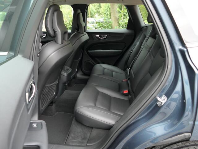Volvo XC60 T5 Momentum 12 MND garantie Leer / DAB+ / Trekhaak / Keyless entry