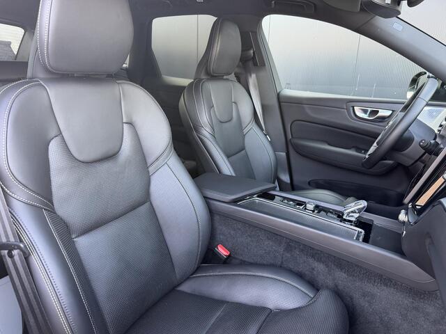 Volvo XC60 2.0 T8 Plug-in hybrid AWD Ultra Black Edition Trekhaak / Panorama dak / Bowers & Wilkins / Stoelverwarming, koeling, massage / Grote accu / 21' / Sportstoelen / memory seats