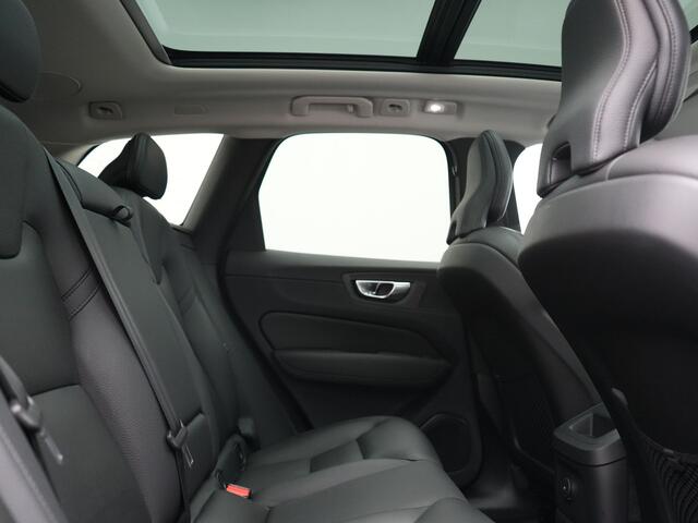 Volvo XC60 T6 PHEV AWD R-Design 350pk Dealer O.H | Trekhaak Af Fabriek | Panodak | Adaptive Cruise | Harman / Kardon | Camera | Lederen Sportstoelen Memory & Verwarmd | Keyless | Apple Carplay | Pilot Assist | Google Assistant & Maps | Stuurverwarming | Virtual | Na