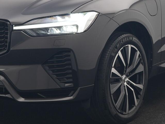 Volvo XC60 T6 PHEV AWD R-Design 350pk Dealer O.H | Trekhaak Af Fabriek | Panodak | Adaptive Cruise | Harman / Kardon | Camera | Lederen Sportstoelen Memory & Verwarmd | Keyless | Apple Carplay | Pilot Assist | Google Assistant & Maps | Stuurverwarming | Virtual | Na