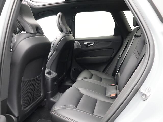 Volvo XC60 T8 455PK Plug-in hybrid AWD Ultra Black Edition / Luchtvering / Massagestoelen / Head Up / Nappa Leder Met Ventilatie / 360gr Camera / Full Led / 21" /