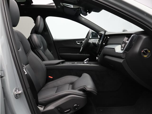 Volvo XC60 T8 455PK Plug-in hybrid AWD Ultra Black Edition / Luchtvering / Massagestoelen / Head Up / Nappa Leder Met Ventilatie / 360gr Camera / Full Led / 21" /