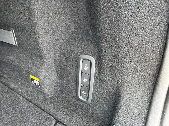 Volvo XC60 2.0 T5 Inscription | Trekhaak | Harman Kardon Audio | DAB | Achteruitrijcamera | Parkeersensoren | Keyless Entry | Elektrische Achterklep | Elektrisch Verstelbare Voorstoelen | Stoelverwarming | Sportstoelen | Navigatie | Apple Carplay | Android Auto