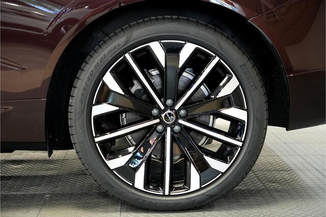 Volvo XC60 2.0 T6 AWD 335kW/399pk Aut8 Recharge Ultra Bright Executive LUCHTVERING + BOWERS&WILKINS + MATRIX LED + PANORAMADAK + BLIS + HEAD-UP + PILOT ASSIST + STOELVERWARMING/-VENTILATIE/-MASSAGE + ADAPT.CRUISE + 360 CAMERA + STUURVERWARMING + 21" LM-VELGEN!