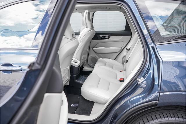 Volvo XC60 2.0 T8 Plug-in hybrid AWD Plus Bright Luchtvering Pano Elek Trekhaak 360°