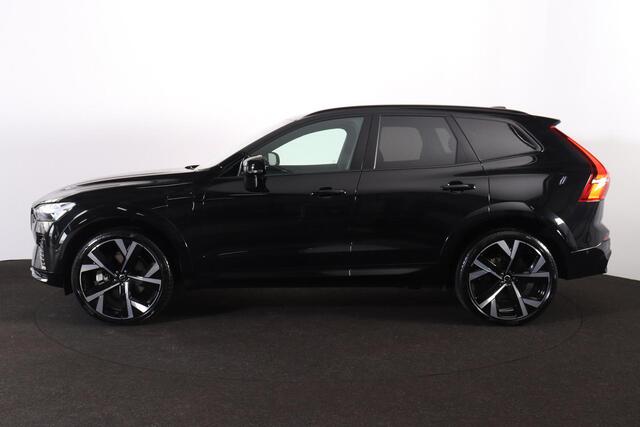 Volvo XC60 T6 Recharge AWD Plus Black Edition - Panorama/schuifdak - Luchtvering - IntelliSafe Assist & Surround - 360º Camera - Harman Kardon audio - Adaptieve LED koplampen - Verwarmde voorstoelen, stuur & achterbank - Parkeersensoren voor & achter - Elektr. bedie