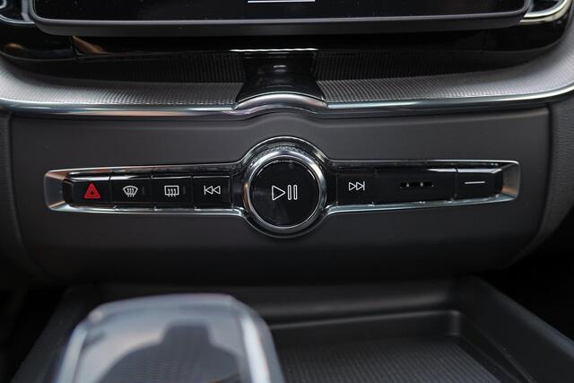 Volvo XC60 T6 Recharge AWD Plus Black Edition - Panorama/schuifdak - Luchtvering - IntelliSafe Assist & Surround - 360º Camera - Harman Kardon audio - Adaptieve LED koplampen - Verwarmde voorstoelen, stuur & achterbank - Parkeersensoren voor & achter - Elektr. bedie