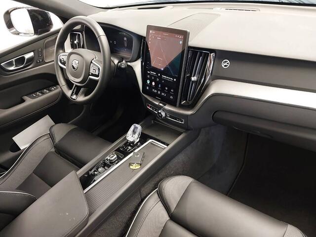 Volvo XC60 2.0 T8 Plug-in hybrid AWD Ultra Dark Panoramadak | Trekhaak | Facelift model