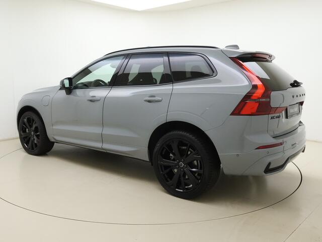 Volvo XC60 T6 350pk Ultra Black Edition / Luchtvering / Contourstoelen / Panorama dak / HUD / 360 graden camera /