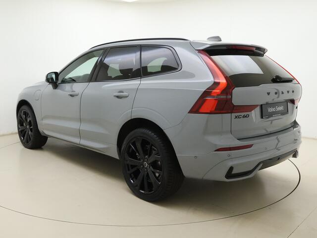 Volvo XC60 T6 350pk Ultra Black Edition / Luchtvering / Contourstoelen / Panorama dak / HUD / 360 graden camera /