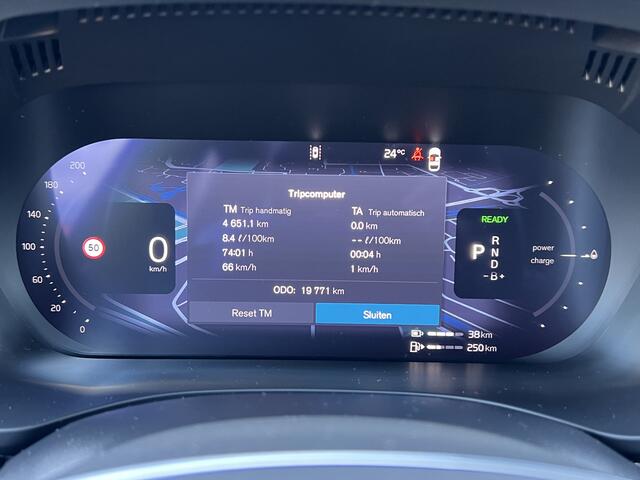 Volvo XC60 2.0 T8 455 Pk AWD Ultra Bright Facelift model 2026 ! Trekhaak Luchtvering Bowers Wilkins Comfortstoelen Nappa leer + Massage + Ventilatie 360 Camera Panoramadak 21 Inch Velgen Pilot Assist ACC BLIS Apple Carplay Android Au Vol Opties en in Nieuwstaat ! Lo