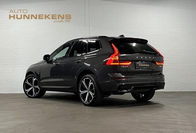 Volvo XC60 2.0 T8 Plug-in hybrid AWD Plus Dark Luchtvering | Trekhaak | Adapt. cruise | Open dak | 360 camera | Harman/Kardon | Stuur-/Stoelverwarming