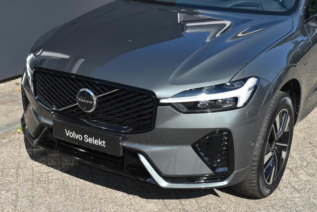 Volvo XC60 T6 Plug-in hybrid AWD Plus Dark | Panoramadak | Trekhaak | Head up display | 360 graden camera | Premium audio by Harman Kardon | Verwarmbare voorstoelen stuurwiel en achterbank