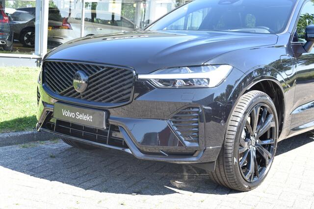 Volvo XC60 T6 350PK Automaat Plug-in hybrid AWD Ultra Black Edition HUD | Luchtvering | Trekhaak | 360 Camera | H&K | 21"LMV | Stoelverwarming | Panodak