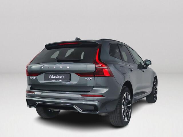 Volvo XC60 T6 Plug-in hybrid AWD Ultra Dark | Panoramadak | 360° camera | Luchtvering | Head-up display | Harman Kardon | Stoel- en stuurverwarming | Trekhaak