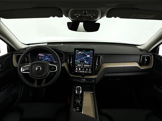 Volvo XC60 T6 Plug-in hybrid AWD Ultra Dark | Panoramadak | 360° camera | Luchtvering | Head-up display | Harman Kardon | Stoel- en stuurverwarming | Trekhaak