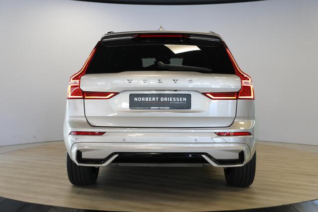 Volvo XC60 2.0 T8 Plug-in hybrid AWD Ultra Dark | Schuif- kanteldak | Trekhaak | Harman Kardon