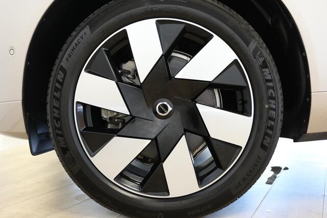 Volvo XC60 2.0 T8 Plug-in hybrid AWD Ultra Dark | Schuif- kanteldak | Trekhaak | Harman Kardon