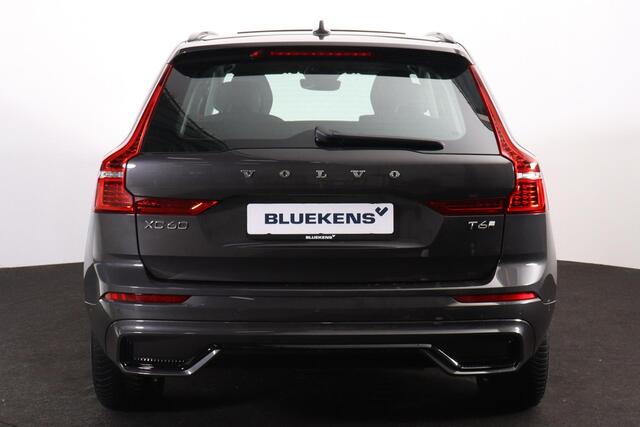 Volvo XC60 T6 Recharge AWD Plus Dark - Panorama/schuifdak - IntelliSafe Assist & Surround - 360º Camera - Verwarmde voorstoelen, stuur & achterbank - Parkeersensoren voor & achter - Elektr. bedienb. voorstoelen met geheugen - Draadloze tel. lader - Inklapbare trekha
