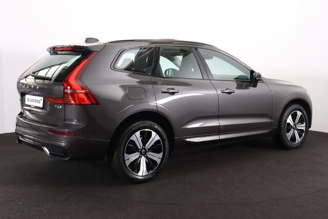 Volvo XC60 T6 Recharge AWD Plus Dark - Panorama/schuifdak - IntelliSafe Assist & Surround - 360º Camera - Verwarmde voorstoelen, stuur & achterbank - Parkeersensoren voor & achter - Elektr. bedienb. voorstoelen met geheugen - Draadloze tel. lader - Inklapbare trekha