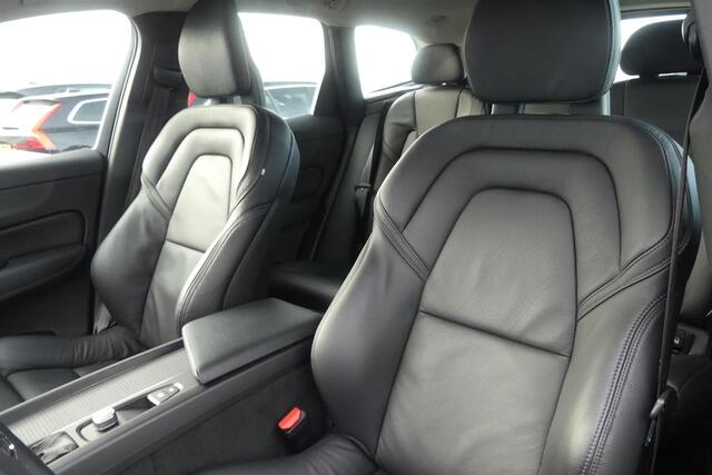 Volvo XC60 2.0 T5 Momentum | Trekhaak | Lederen Bekleding | Parkeersensoren | Keyless Entry | Elektrische Achterklep | Stoelverwarming | DAB | Navigatie | Apple Carplay | Android Auto | Lichtmetalen Velgen 19 inch