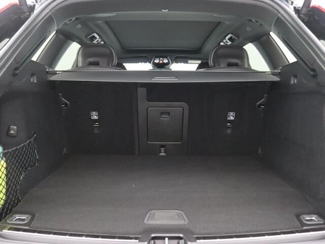 Volvo XC60 2.0 T8 Plug-in hybrid AWD Plus Dark 455PK Aut. Panoramadak, 21" LM Velgen, 360gr. Camera, Head-Up Display, Elektr. Achterklep, Keyless, Memorystoel