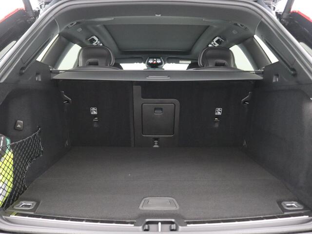 Volvo XC60 2.0 T8 Plug-in hybrid AWD Plus Dark 455PK Aut. Panoramadak, 21" LM Velgen, 360gr. Camera, Head-Up Display, Elektr. Achterklep, Keyless, Memorystoel