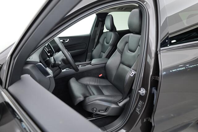 Volvo XC60 2.0 T6 Plug-in hybrid AWD Plus Dark | RIJKLAAR!! | Pano | Leder | Trekhaak | Adapt. Cruise | Stoel- Stuurverw. | 360cam | Memory | Harman Kardon