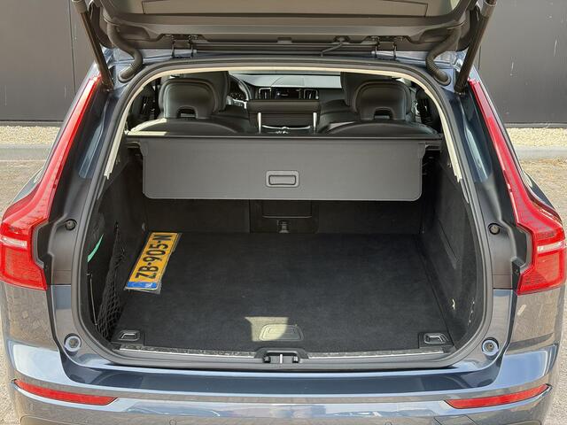 Volvo XC60 2.0 T5 Momentum Business pack/ trekhaak/ sport leder/ 19 inch/ elektrische stoel en kofferklap