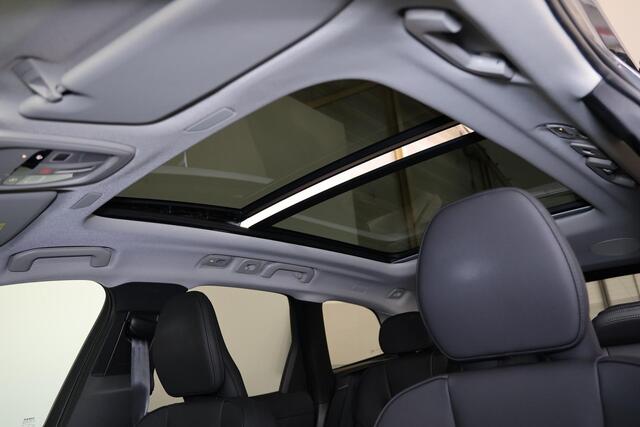 Volvo XC60 T6 Recharge AWD Plus Dark - Panorama/schuifdak - IntelliSafe Assist & Surround - 360º Camera - Harman Kardon audio - Verwarmde voorstoelen, stuur & achterbank - Parkeersensoren voor & achter - Elektr. bedienb. voorstoelen met geheugen - Head up display -