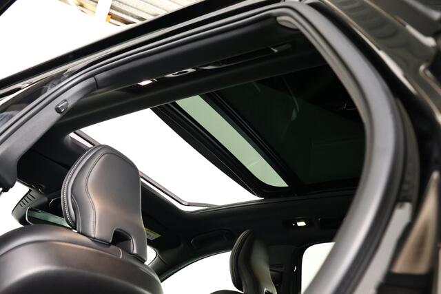 Volvo XC60 2.0 T6 Plug-in hybrid AWD Ultimate Black Edition / Opendak / Harmankardon / Memory / Trekhaak