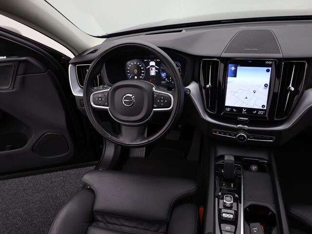Volvo XC60 2.0 B5 Momentum Exclusive | Pano | Trekhaak | Head Up | 360 Camera | Blis | 20'' | Prijs Rijklaar!!