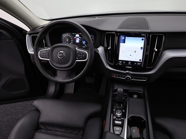 Volvo XC60 2.0 B5 Momentum Exclusive | Pano | Trekhaak | Head Up | 360 Camera | Blis | 20'' | Prijs Rijklaar!!
