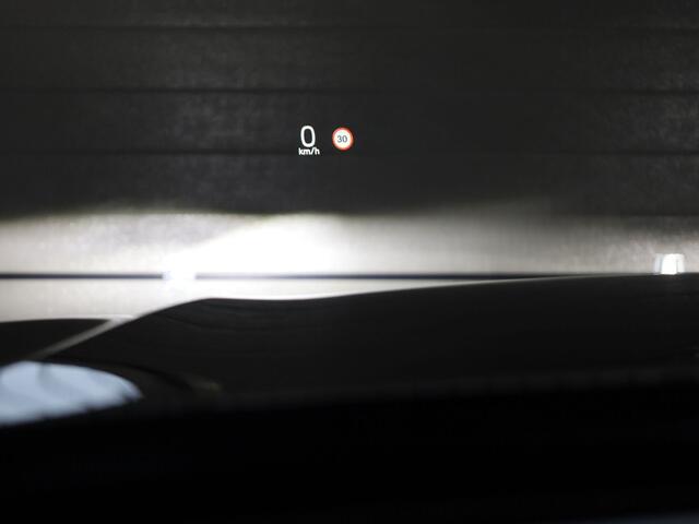 Volvo XC60 2.0 B5 Momentum Exclusive | Pano | Trekhaak | Head Up | 360 Camera | Blis | 20'' | Prijs Rijklaar!!
