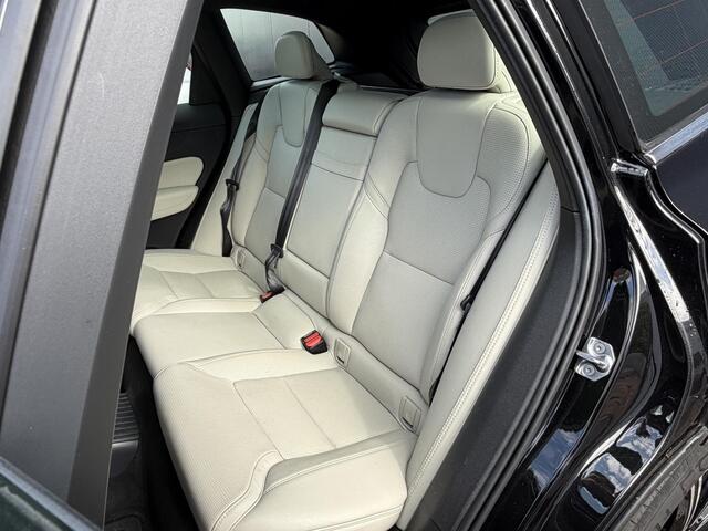 Volvo XC60 2.0 Recharge T6 AWD Inscription Panorama dak / Stoel verwarming, koeling, massage, geheugen / Trekhaak / Adaptieve Cruise Control / Harman Kardon / 360 graden camera / T6 /