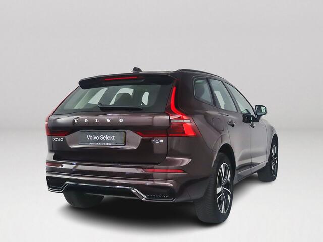 Volvo XC60 T6 Plug-in hybrid AWD Plus Dark | Panoramadak | 360° camera | Head-up display | Harman Kardon | Stoel- en stuurverwarming | Trekhaak