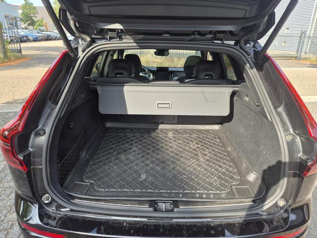 Volvo XC60 T6 Plug-in AWD Plus Black Edition FACELIFT/Panodak/360Cam/ACC etc.