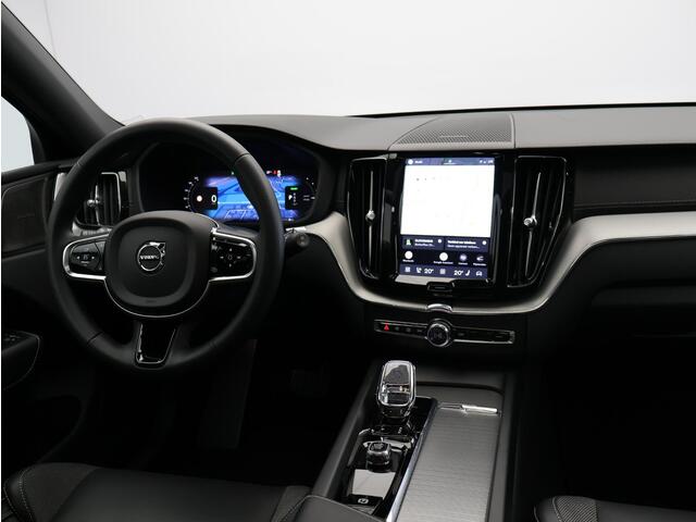 Volvo XC60 T6 350PK Plug-in hybrid AWD Ultimate Dark / Trekhaak / 21" / Contourstoelen / Head Up / 360gr Camera / Panoramisch Dak / Full Led / Harman Kardon /