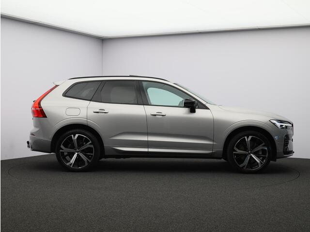 Volvo XC60 T6 350PK Plug-in hybrid AWD Ultimate Dark / Trekhaak / 21" / Contourstoelen / Head Up / 360gr Camera / Panoramisch Dak / Full Led / Harman Kardon /