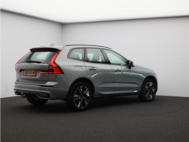 Volvo XC60 2.0 T6 Plug-in hybrid AWD Plus Dark / Head-Up Display / Trekhaak / 360 camera / Pano. dak / Harman Kardon Audio / Stoel-, stuurwiel- & achterbankverwarming / Elektr. stoelverstelling / BLIS