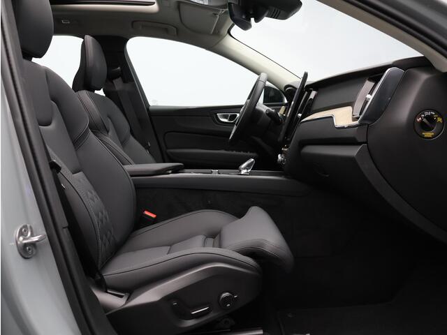 Volvo XC60 2.0 T6 Plug-in hybrid AWD Plus Dark / Head-Up Display / Trekhaak / 360 camera / Pano. dak / Harman Kardon Audio / Stoel-, stuurwiel- & achterbankverwarming / Elektr. stoelverstelling / BLIS